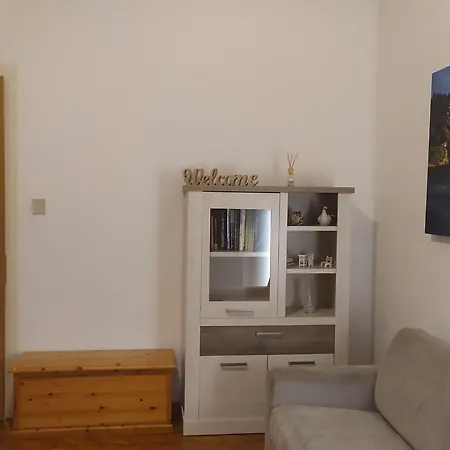 In Centro Con Wifi E Posto Auto In Garage 4* Trieste