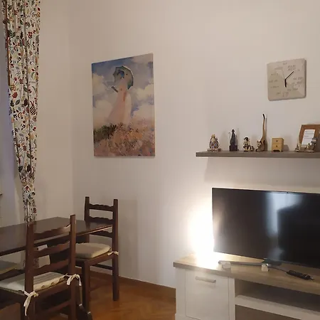 Hotel In Centro Con Wifi E Posto Auto In Garage 5*