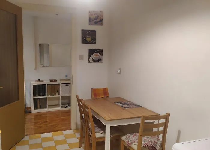 In Centro Con Wifi E Posto Auto In Garage Hotell 4*