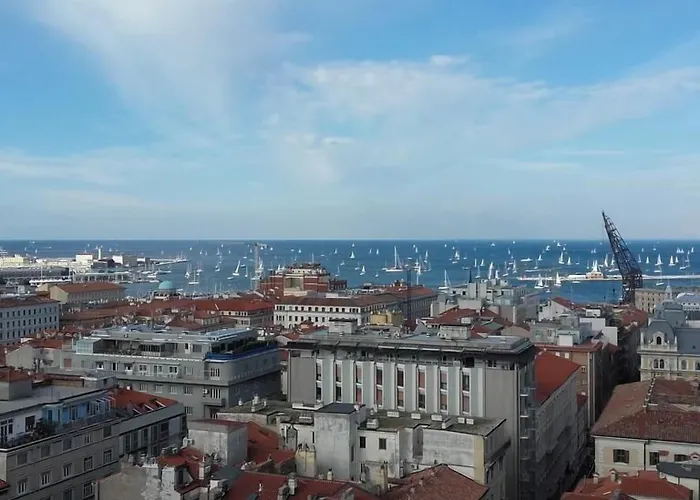 In Centro Con Wifi E Posto Auto In Garage Hotell