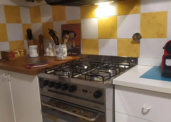 Hotel In Centro Con Wifi E Posto Auto In Garage 4*